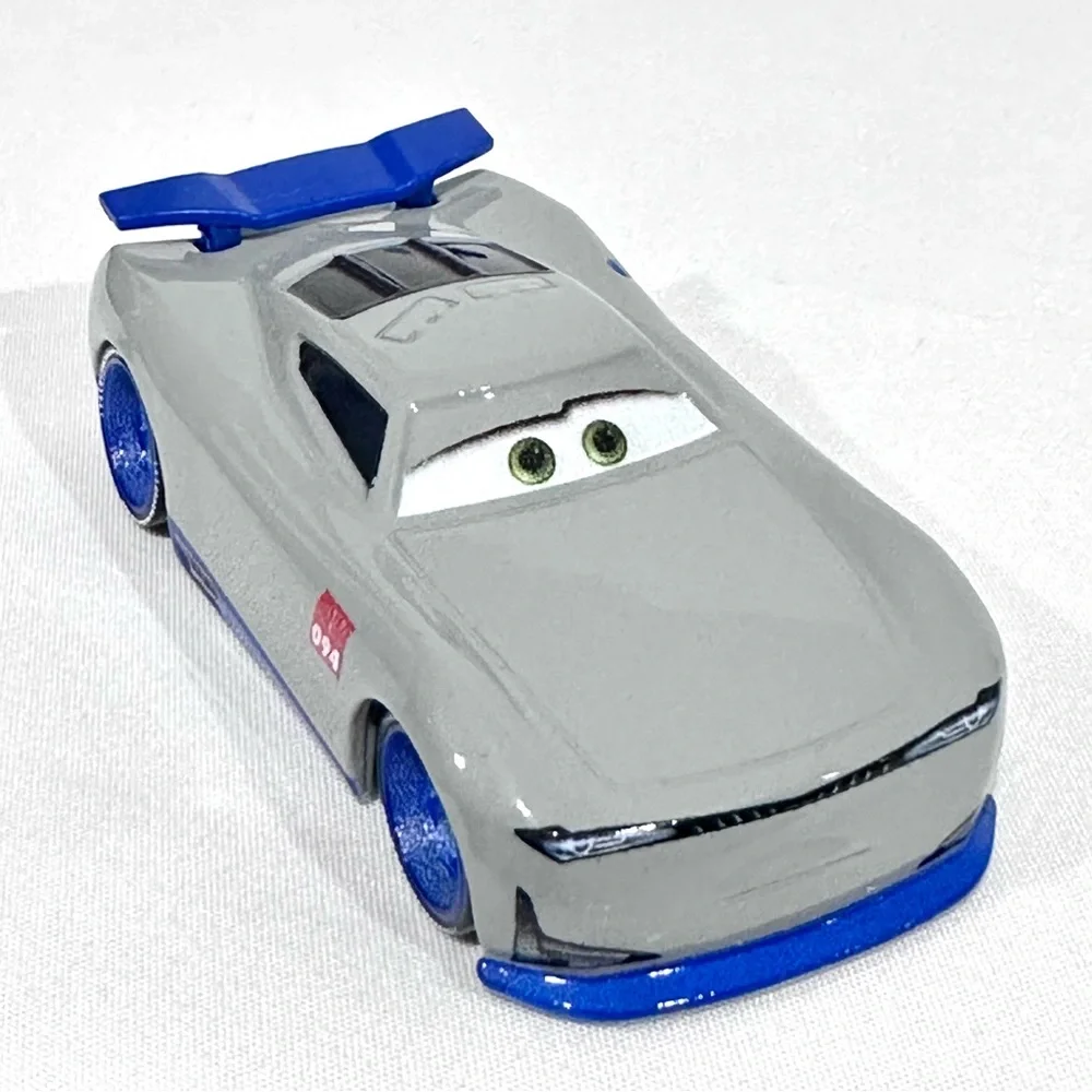 Disney Pixar Cars 3 Trainees Jae #94 & Ernesto #25 Die-cast Mattel